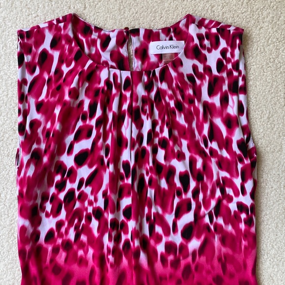 Calvin Klein shell. - Picture 2 of 2